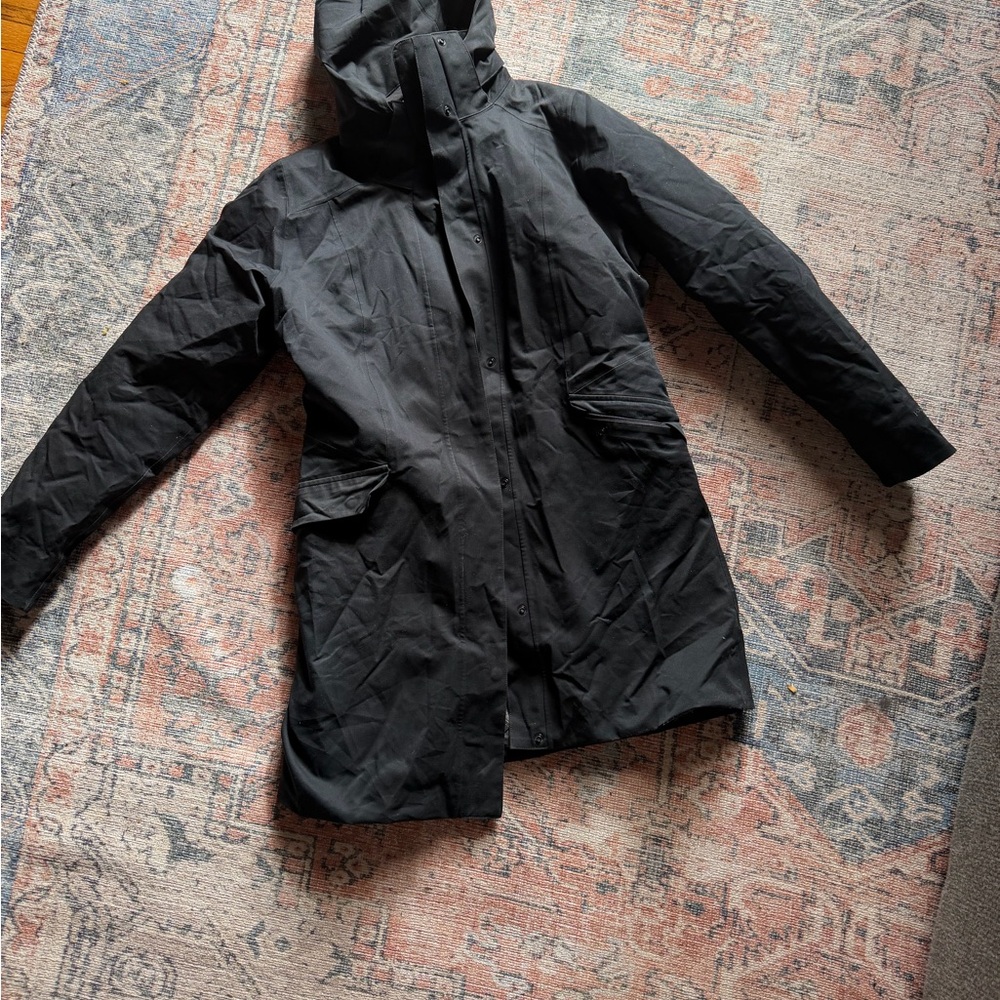 Women’s Paragonia Black Hooded Winter Coat